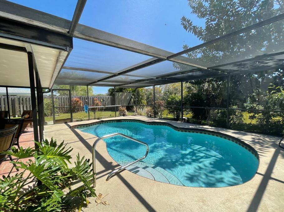 Rowena House 2bd Den 2bth Heated Pool Near Siesta Key Hébergement de vacances