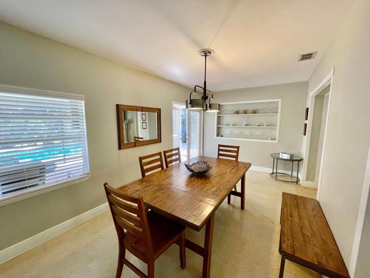 Holiday home Rowena House 2bd Den 2bth Heated Pool Near Siesta Key Sarasota
